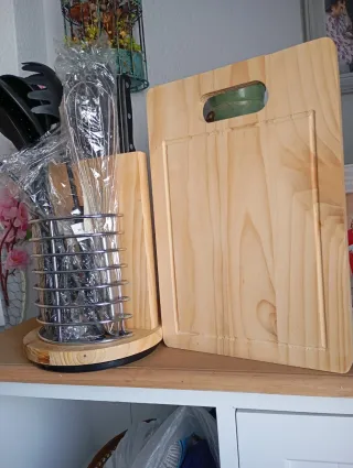 Bloque de cuchillos de madera con tabla de corte