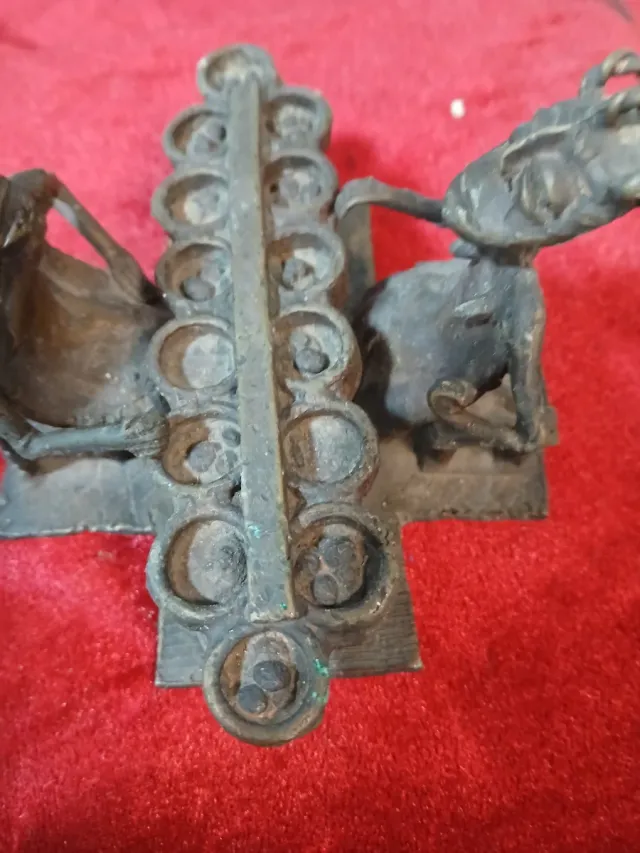 Bronce antiguo figura decorativa