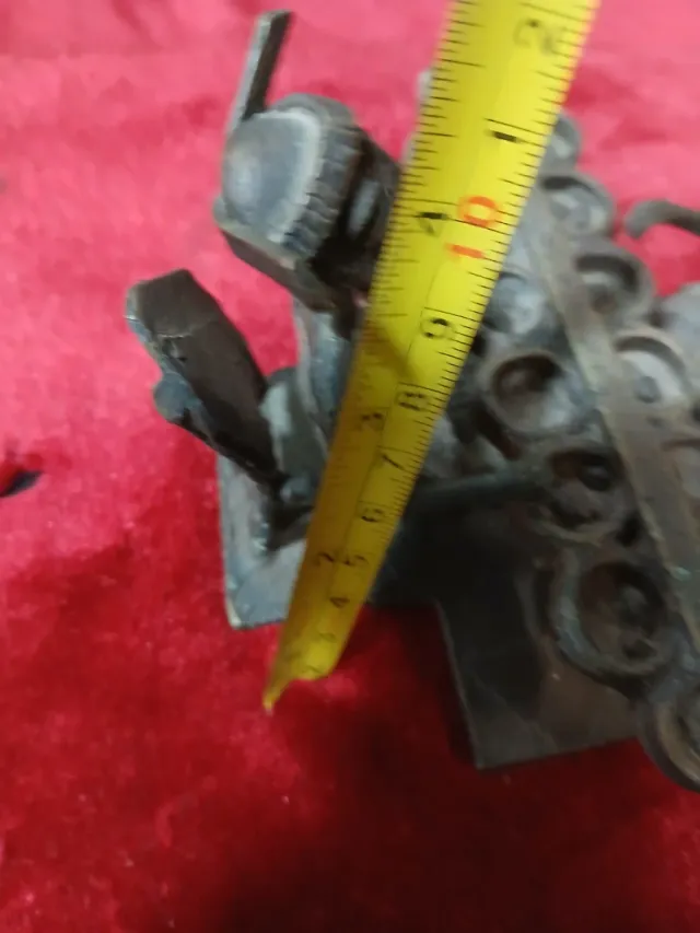 Bronce antiguo figura decorativa