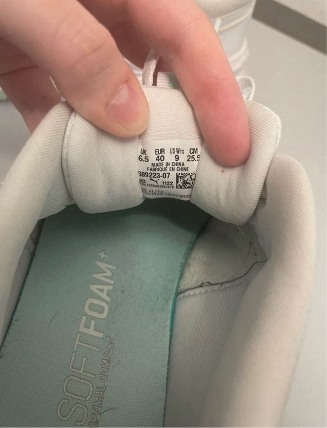 Zapatillas Puma Blancas y Verde Menta.  Poco uso.