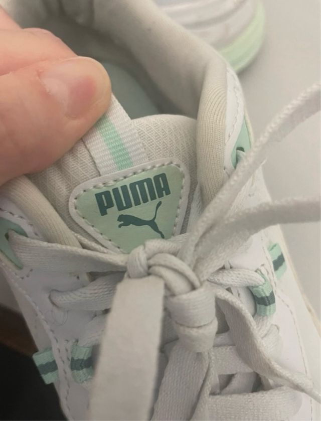 Zapatillas Puma Blancas y Verde Menta.  Poco uso.
