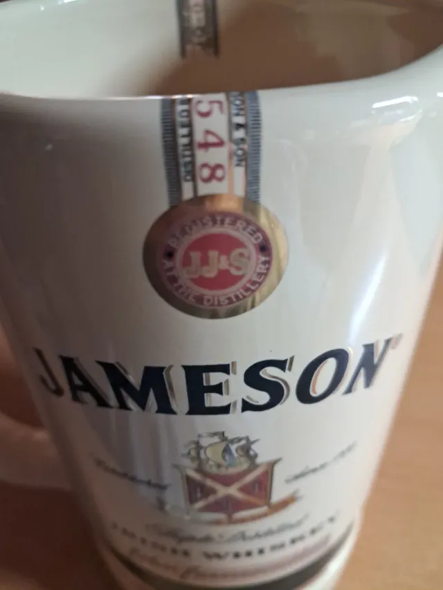 Jarra Cerámica Jameson Triple Distilled