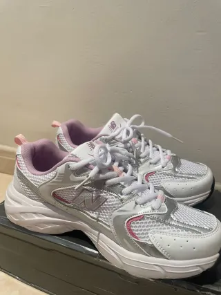 Zapatillas New Balance 530 Rosa y Blanco