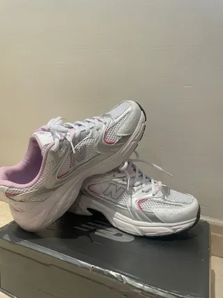 Zapatillas New Balance 530 Rosa y Blanco