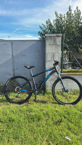 Bicicleta Rockrider con freno de disco