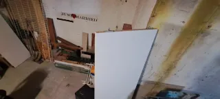 Puerta corredera blanca