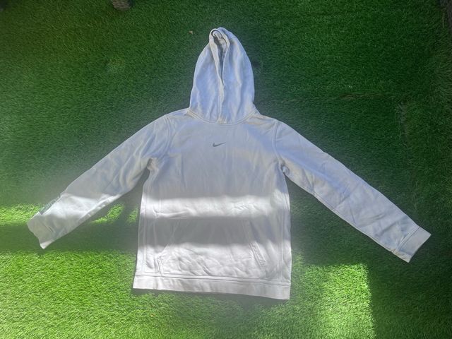 Sudadera Nike con capucha blanca
