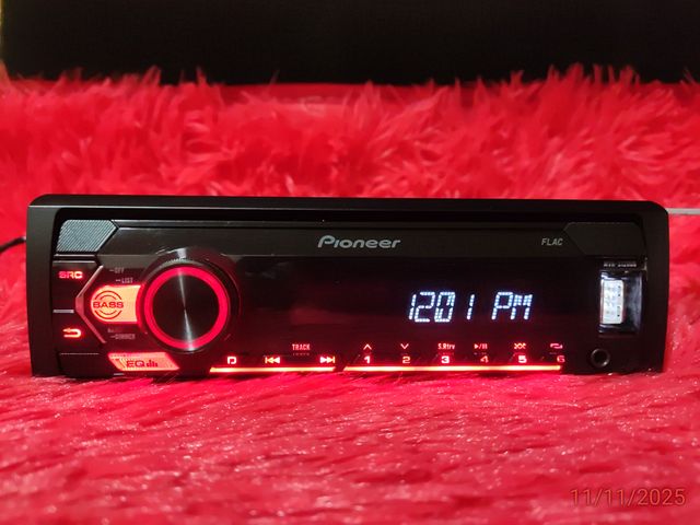 Pioneer MVH-S120UB con bluetooth adapter