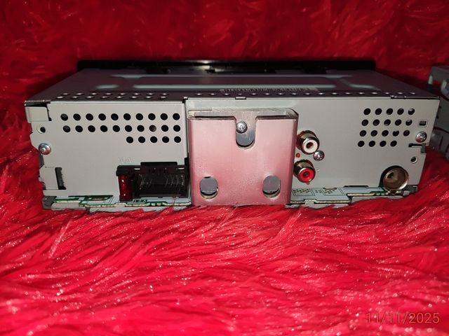 Pioneer MVH-S120UB con bluetooth adapter