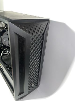 PC Gamer MSI Negro y Rosa