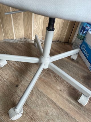 Silla de oficina beige