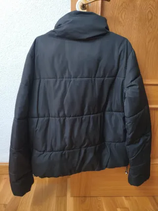 Plumas negro acolchado