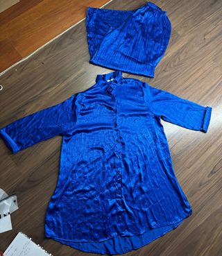 Conjunto camisa y pantalón azul