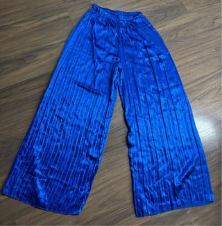 Conjunto camisa y pantalón azul