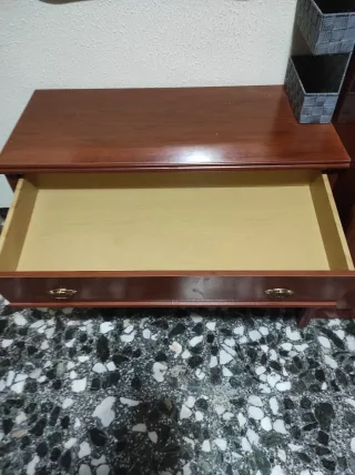 Armario y Cómoda de madera con espejo