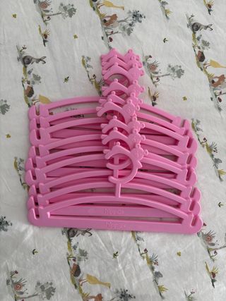 Perchas infantiles rosas