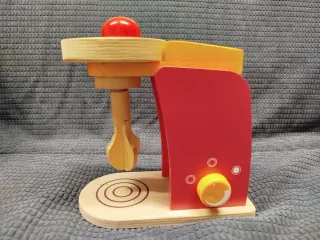 Batidora de madera para niños