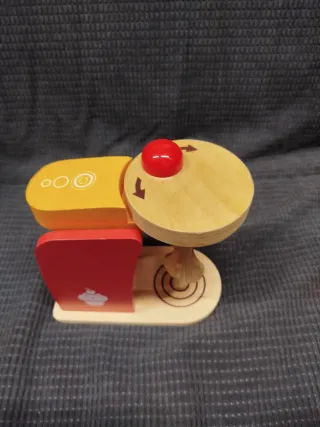 Batidora de madera para niños