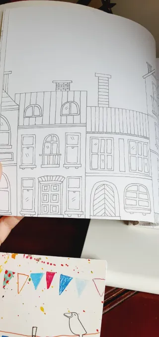 2 album da colorare interattivi