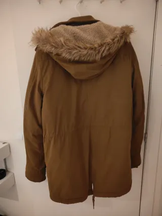 Chaquetón Camel con Capucha y Borrego. Talla M