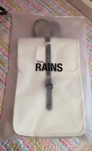 Mochila marca RAINS Impermeable Unisex