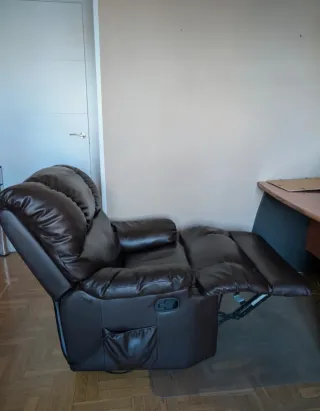Sillón reclinable con vibración marrón