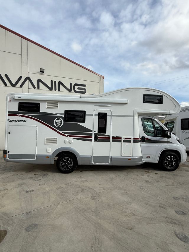 Autocaravana capuchina de ocasión Elnagh Baron 20