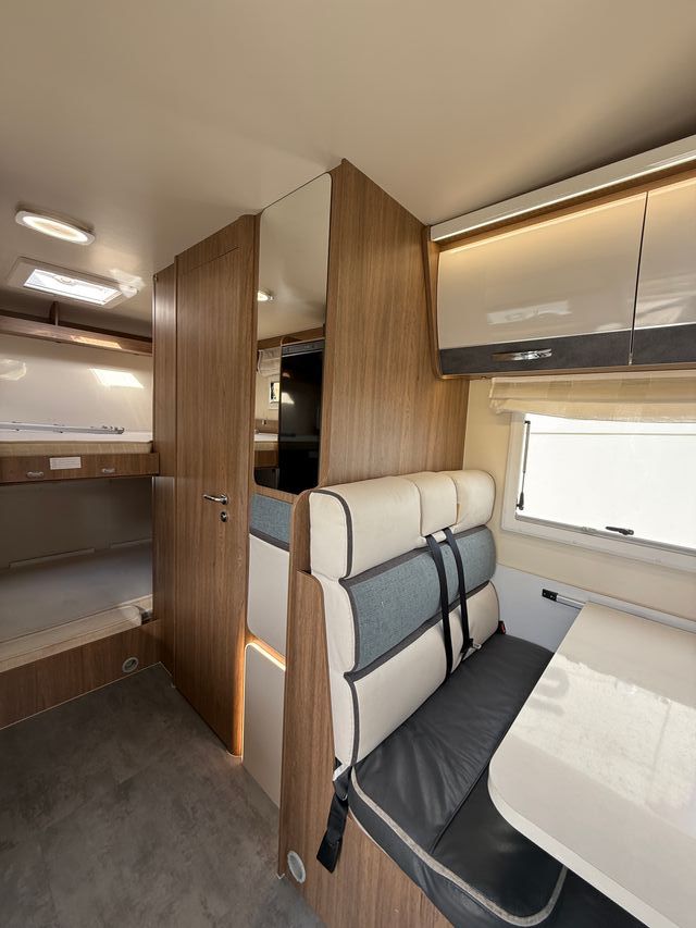 Autocaravana capuchina de ocasión Elnagh Baron 20