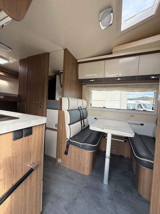 Autocaravana capuchina de ocasión Elnagh Baron 20