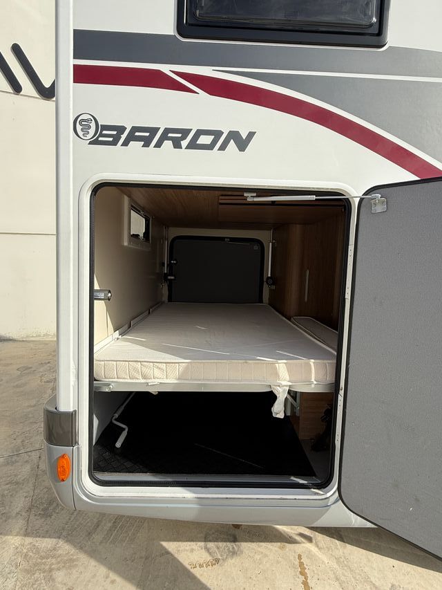Autocaravana capuchina de ocasión Elnagh Baron 20