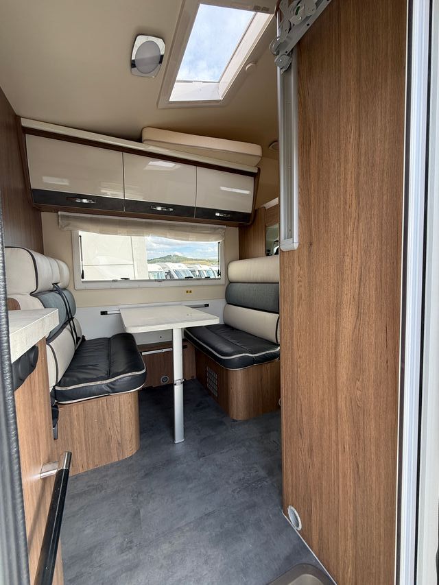 Autocaravana capuchina de ocasión Elnagh Baron 20