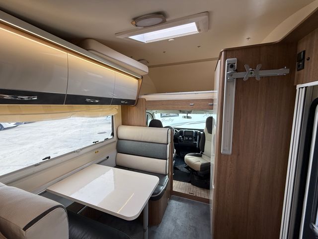 Autocaravana capuchina de ocasión Elnagh Baron 20