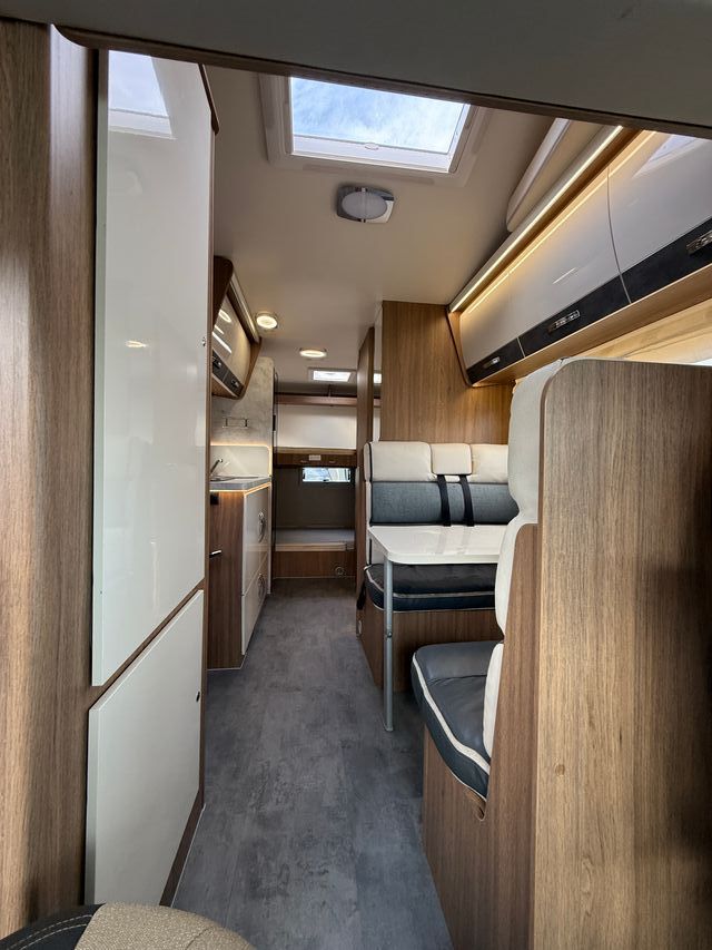 Autocaravana capuchina de ocasión Elnagh Baron 20