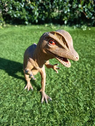 Dinosauro giocattolo