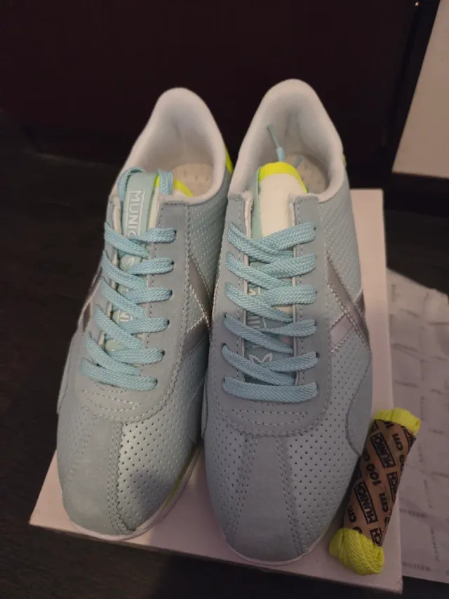 Zapatillas Munich Azul y Plata