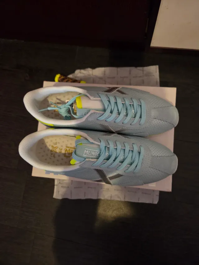 Zapatillas Munich Azul y Plata