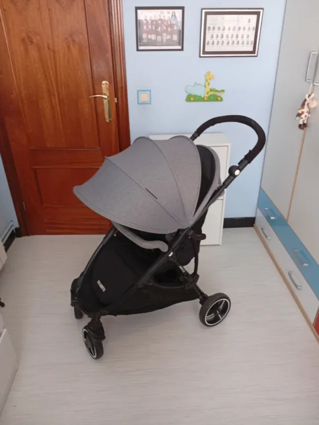 Silla de paseo Baby Monsters gris