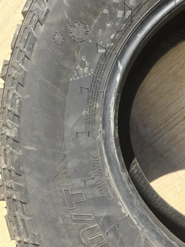 4 Neumáticos 37x12.50R17LT