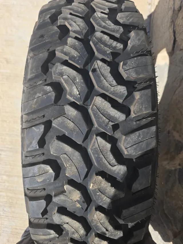 4 Neumáticos 37x12.50R17LT