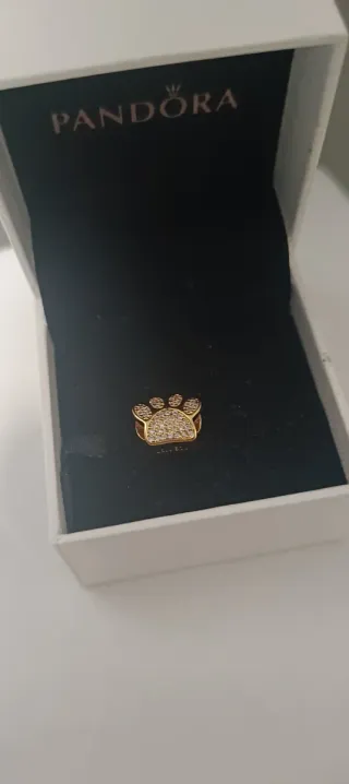 Charm Pata Perro Pandora Baño Oro Circonitas