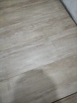 Suelo vinilo imitación parquet abedul TOTAL 30 €