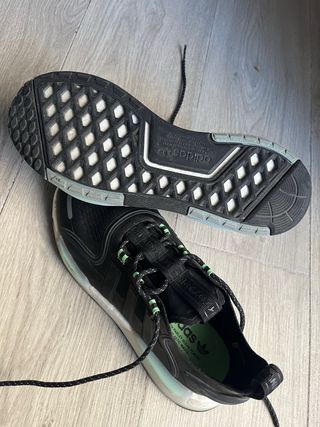Adidas NMD R1 V3 Negro y Verde