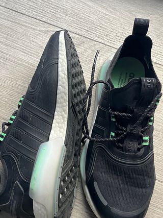 Adidas NMD R1 V3 Negro y Verde