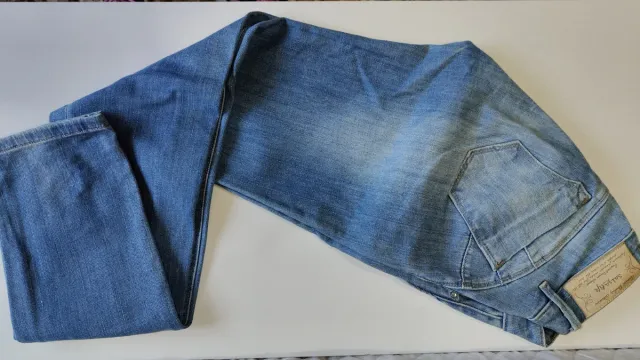 Pantalón vaquero Salsa azul claro,push up.