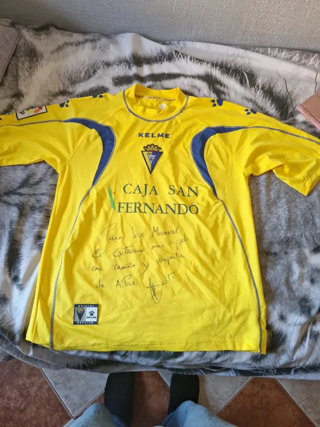 Camiseta Cádiz CF Antigua Firmada por Jugador