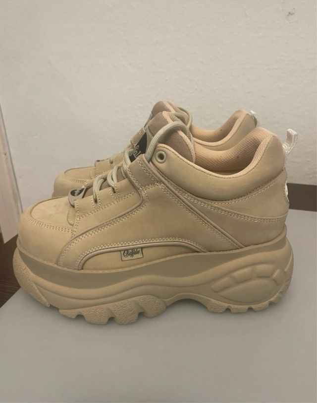 Zapatillas Buffalo Beige. Usadas solo una vez.