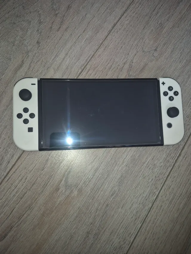 Nintendo Switch OLED Blanca y Negra