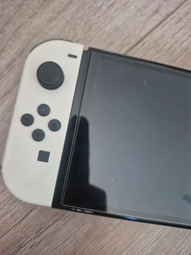 Nintendo Switch OLED Blanca y Negra