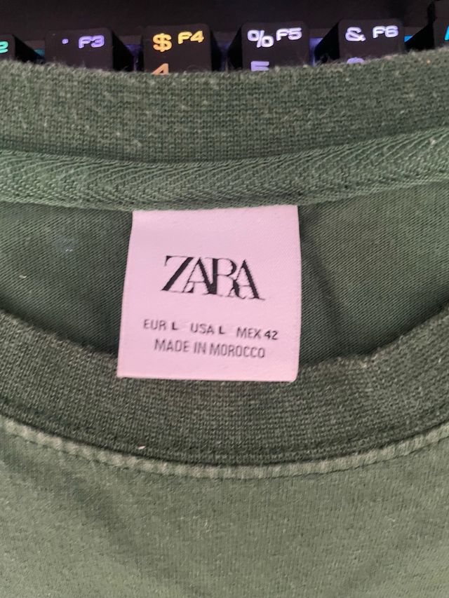 Camiseta Zara verde con estampado Nueva York