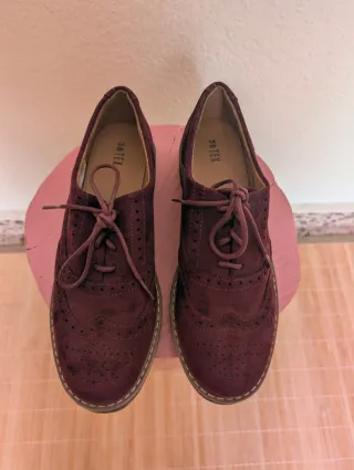 Mocasines burdeos con cordones